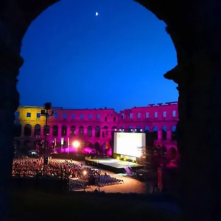 Karoca 2 * Pula